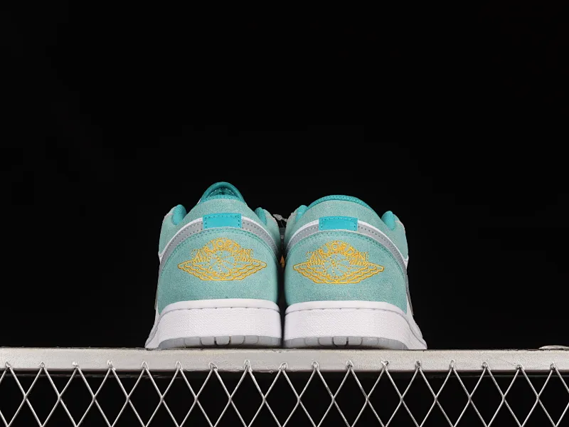 All categories Air Jordan Jordan series basketball shoes Air Jordan 1 Low G version pure original Air Jordan 1 Low "New Emerald" AJ1 Joe 1 emerald retro basketball shoes DN3705-301